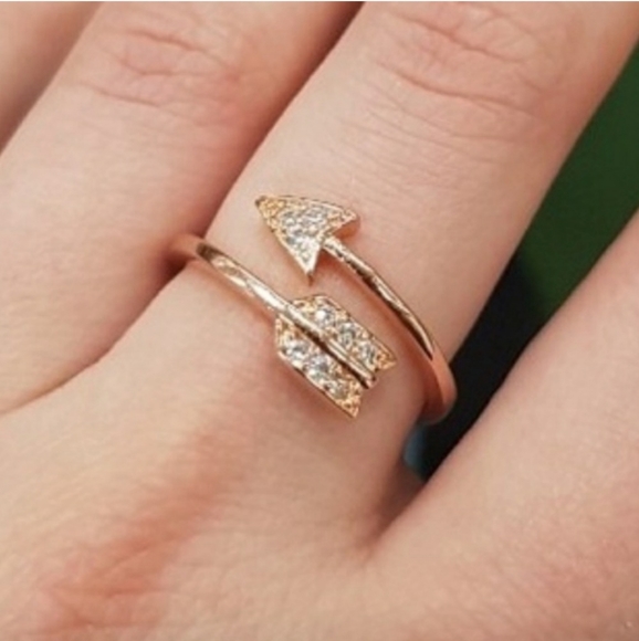 NWOT Gold Arrow Rhinestone Ring - Picture 2 of 8